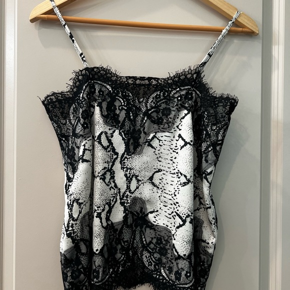 Vici Tank - Picture 3 of 3